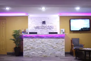 Westbridge Inn & Suites - Rezeption