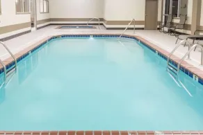 Quality Inn Huntington University Area - Piscine