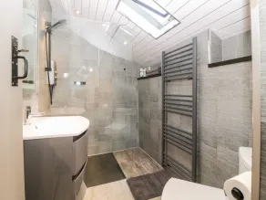 Eventide - Bathroom