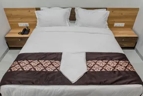 Meridian Hotel & Banquet - Room