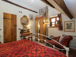 Hoarders Cottage - Chambre