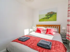 6 Hunters Green Close - Room
