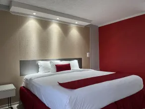 Travelodge by Wyndham Orlando at Heart of International Drive - Zimmer