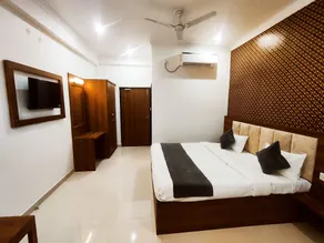 HOTEL JVS PALACE - Room