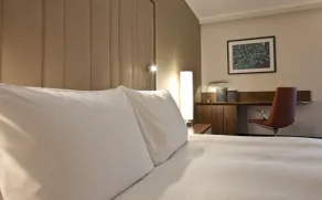 Hilton London Heathrow Airport Terminal 5 - Room