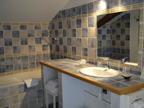 Logis Hôtel La Bastide des Monges - Bathroom