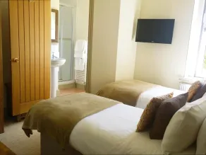 Cross Keys Inn - Room