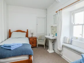 Mural Cottage - Room