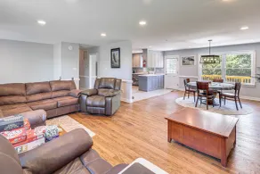 3 Mi to Dtwn: Spacious Warsaw Retreat w/ Huge Yard - Interiør