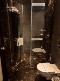 Hotel Kings Cliff - Bathroom
