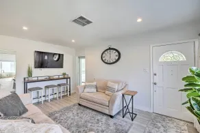 Norwalk Retreat w/ Pool ~ 11 Mi to Disneyland Park - Innvendig