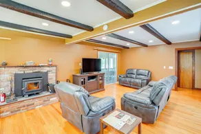 Berkshire Hideaway w/ Fire Pit & Playground! - Interiör