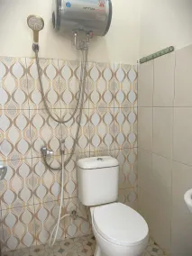 RedDoorz at Greenhouse Tegalwaras Palagan - Bathroom