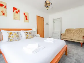 Pen-Y-Thon House - Room