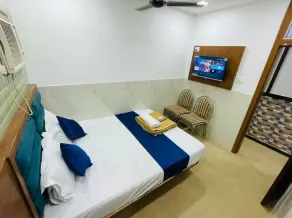 HOTEL RADHA PALACE - Room