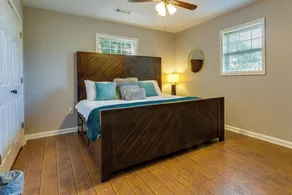 Searcy Vacation Rental w/ Deck & Water Views! - Interiør