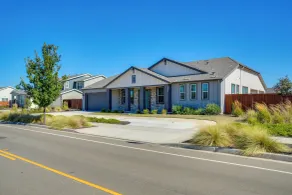 Private Yard & Patio! Modern Manteca Gem - Innenbereich
