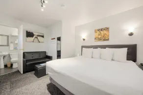 Deep Water Inn - Room