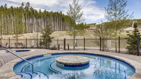 Crystal Peak Lodge 3 Bedroom Ski In, Ski Out Slopeside Condo At The Base Of Peak 7 - Utendørs boblebad