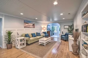 Bright & Sunny Home ~ 14 Mi to Myrtle Beach! - Interiör