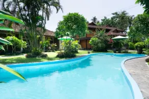 Hotel Besar Bulan Baru Senggigi - Near Senggigi Beach - Piscine