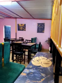 J's Eatery & Accommodation Nakuru - Restaurant