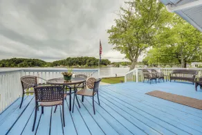 Charming Battle Creek Cottage w/ Dock! - Interiör