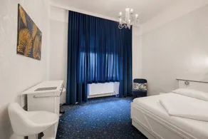 Hotel Goldene Spinne - Chambre