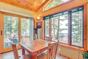 Lake Tomahawk Fall Retreat w/ Foliage & Lake Views - Innvendig