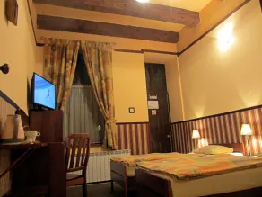 Globtroter Guest House - Room