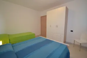 Moderne Wohnung mit privatem Garten - Zimmer