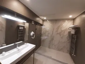 Hotel Univers - Bathroom