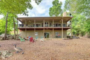 Spring River Vacation Rental w/ Deck & Views - Interiør
