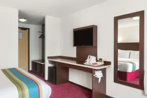 Ramada London South Mimms - Room