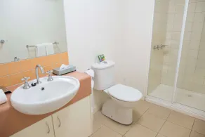 Metro Advance Apartments & Hotel - Bathroom