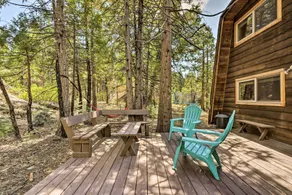 Charming Pinecrest Cabin w/ Private Deck - Innvendig