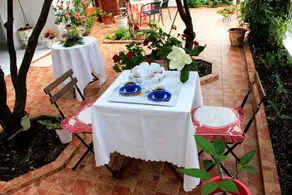 Vaya Zorba Studios - Restaurant