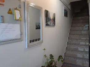 Burak Apart - Interior entrance
