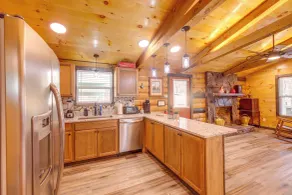Pet-friendly Chattanooga Cabin w/ Hot Tub & Kayaks - Interni