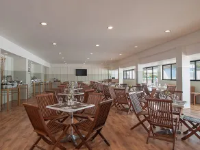 The Tides Hotel Boracay - Restaurant