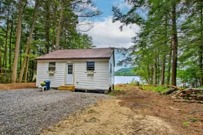 Hartford Cottage w/ Private Beach on Bear Pond! - Innenbereich