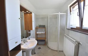 Merveilleux appartement convivial et familial avec terrasse, barbecue et jardin | Vue jardin | Avec animaux acceptés - Salle de bain