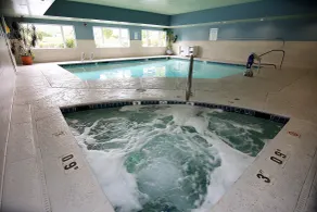 Holiday Inn Express Hotel & Suites Ashland by IHG - Pool