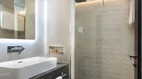 Camden Court Hotel - Baño