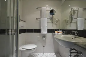 IntercityHotel Berlin Ostbahnhof - Salle de bain