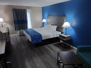 Baymont by Wyndham Adairsville - Room