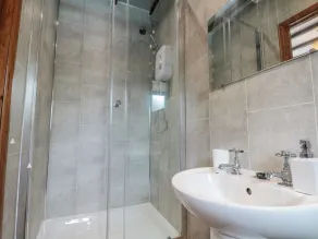 Carters - Bathroom
