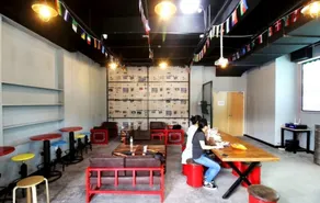 Meet Fish International Youth Hostel - Lobby