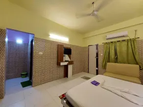 Hindusthan Inn - On Beach - Room