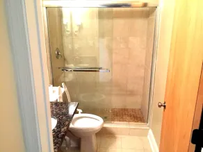 DC International Hostel 2 - Bathroom